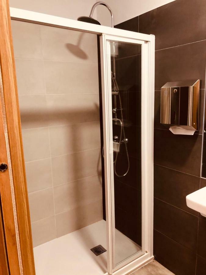 סנטיאגו דה קומפוסטלה Albergue Sixtos No Caminho מראה חיצוני תמונה